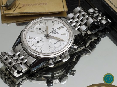 Heuer carrera 2447 D with rare cropped 50 dial